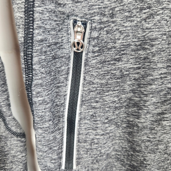 Lululemon Athleisure Star Runner Long Sleeve Slim Top in Black Heathered Gray 8 - Picture 8 of 9